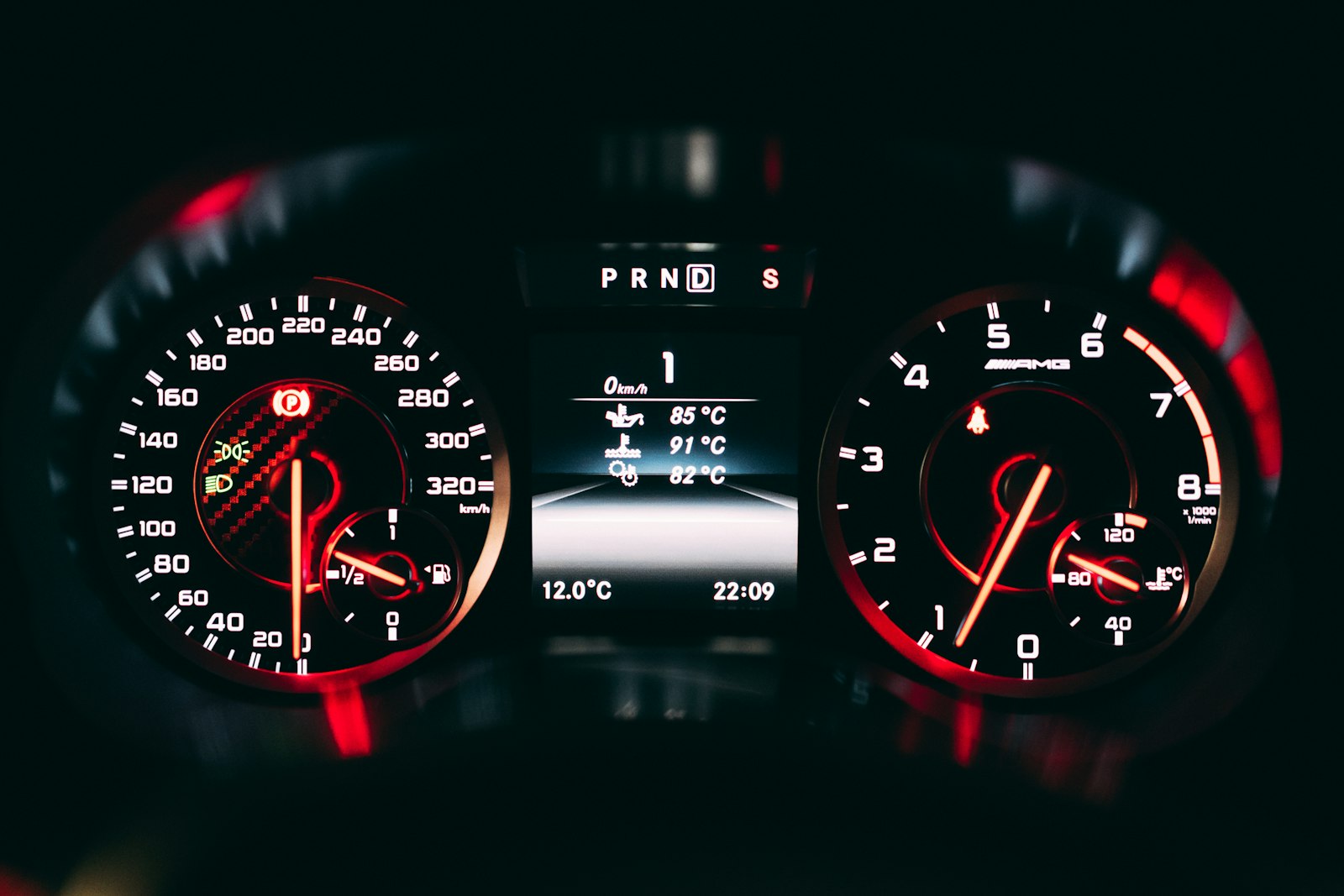 Tablero del auto durante el diagnóstico